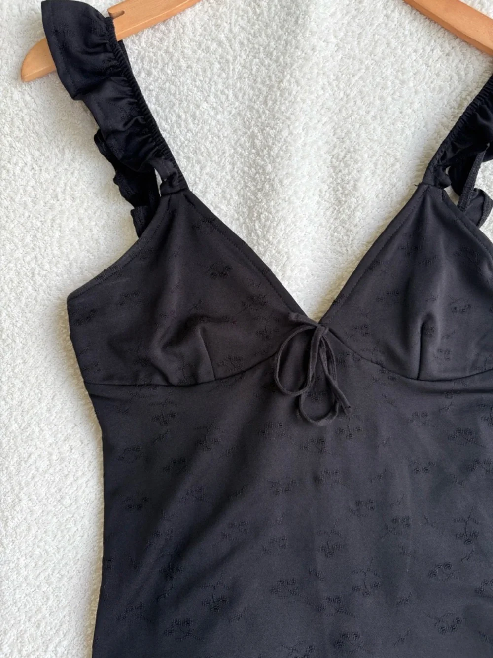 H&M Open Back Ruffle Strap Tank - Picture 4 of 8